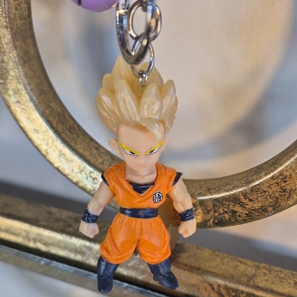 Dragon Ball UDM Burst 49 Keychain Swing Collection-Super Saiyan Gohan.